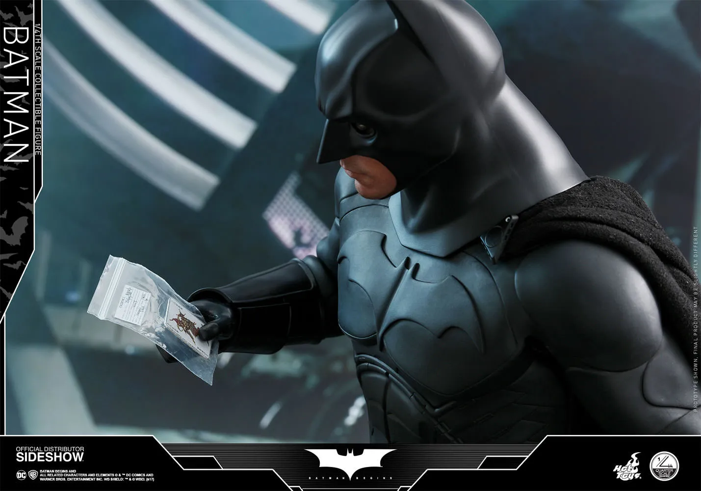 HOT TOYS - Dc Comics - Batman Begins - Batman - 1:4 Action Doll - Movie Masterpiece